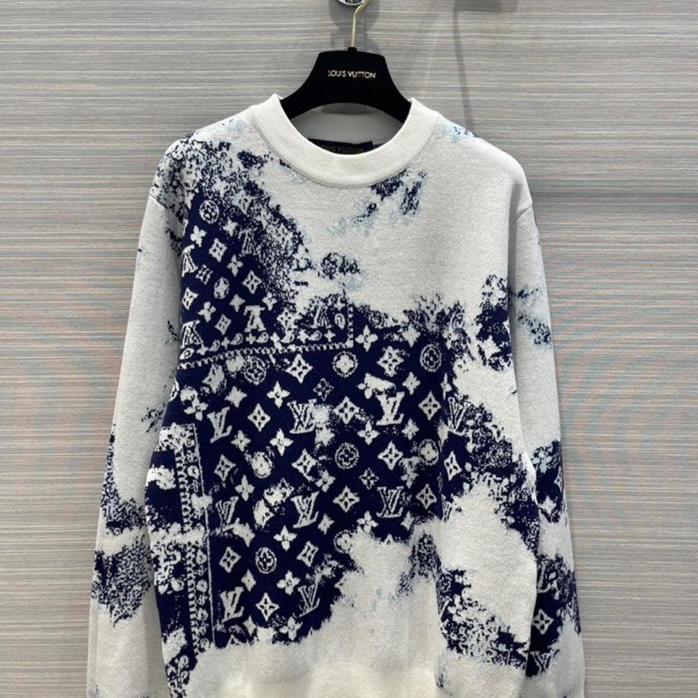 Louis Vuitton Women’s Sweater in Navy and White